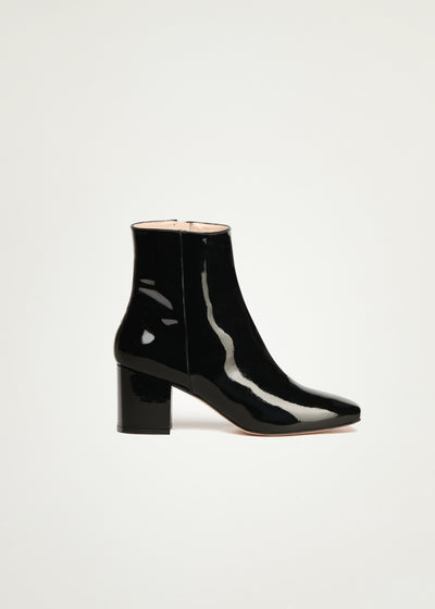 Sienna boots in black patent leather in larger sizes for women in side view